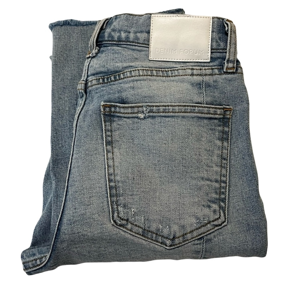 Aritzia Denim Forum 'The Arlo High Rise Straight'. Size 26. Like New. - Picture 14 of 14
